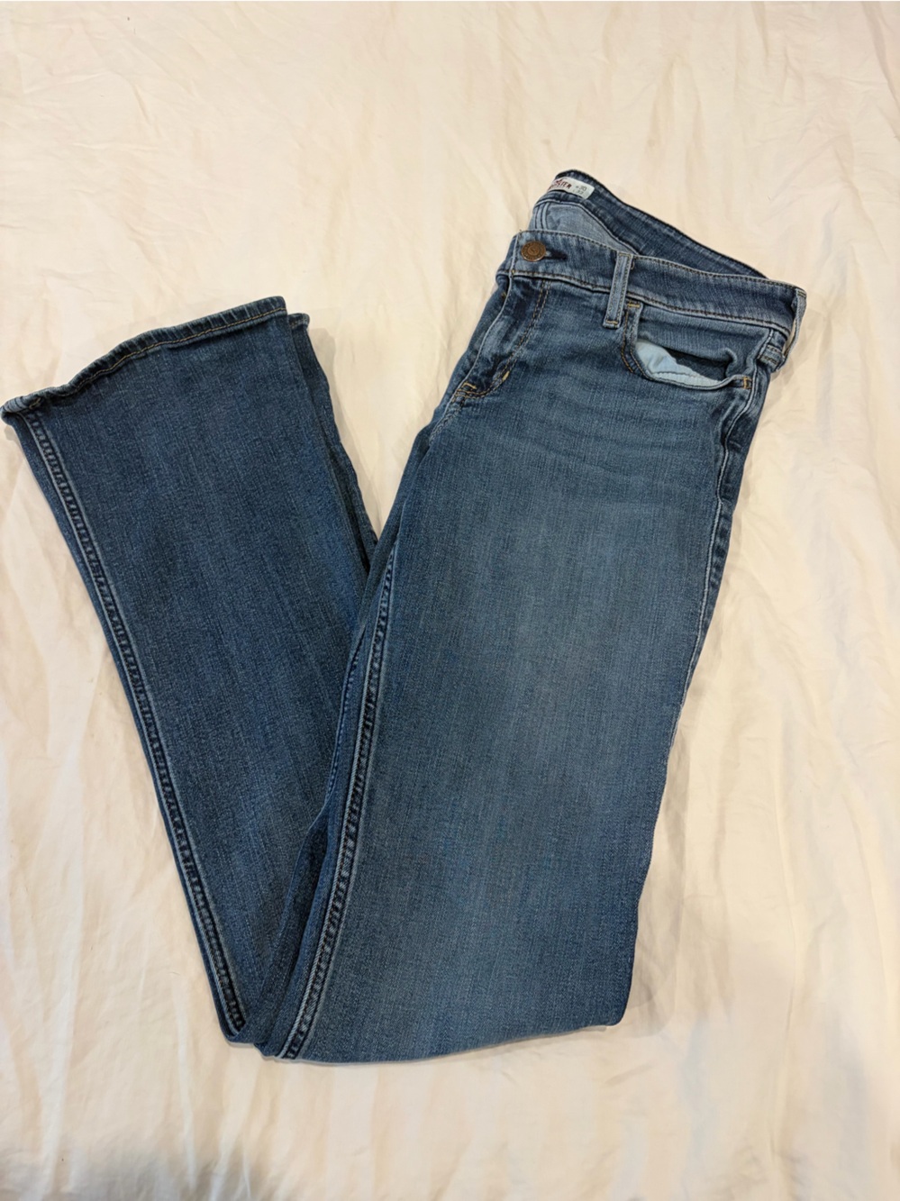 Hollister Women's Bootcut Jeans in Medium Wash Blue